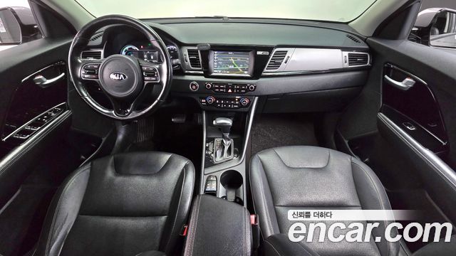 Kia Niro Prestige 2018 — фото 7
