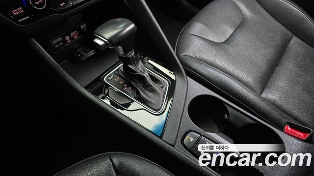 Kia Niro Prestige 2018 — фото 9