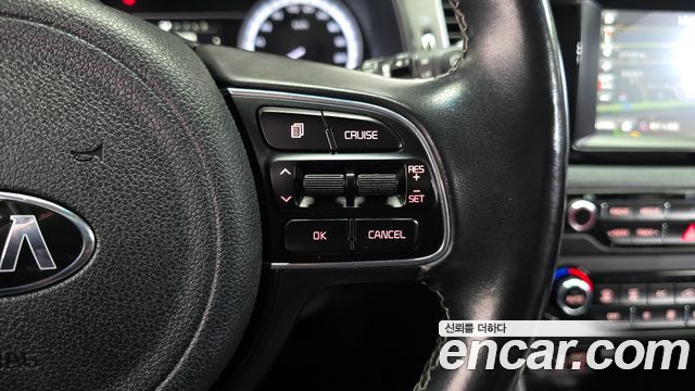 Kia Niro Prestige 2018 — фото 15