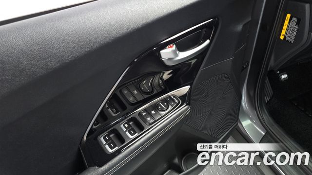 Kia Niro Prestige 2018 — фото 17