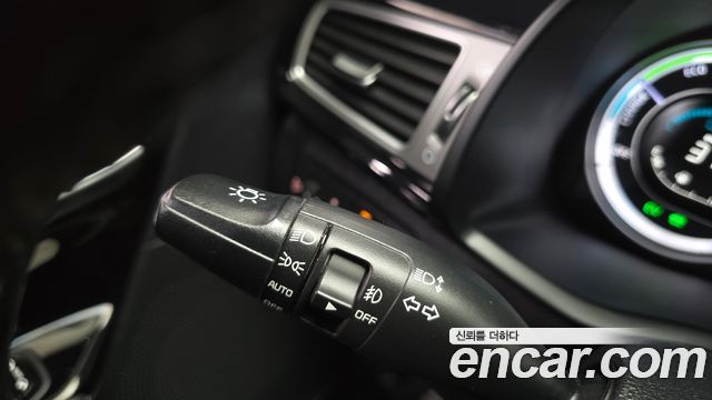 Kia Niro Prestige 2018 — фото 29