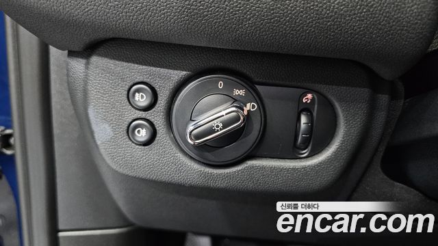 MINI Cooper Clubman Standard 2nd 2018 — фото 14
