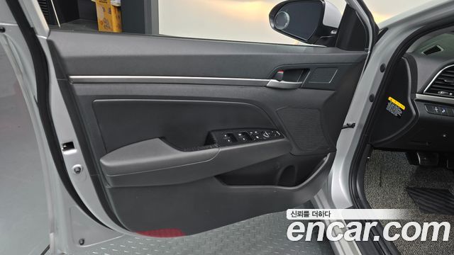 Hyundai Avante (AD) 1.6 GDI Value Plus 2017 — фото 24