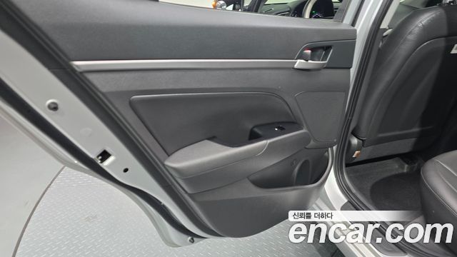Hyundai Avante (AD) 1.6 GDI Value Plus 2017 — фото 25