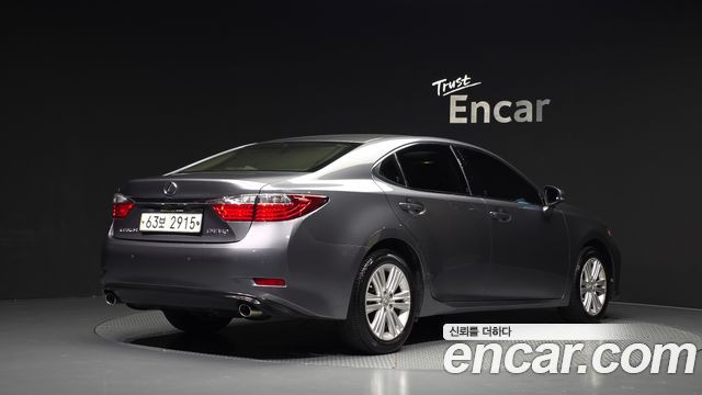 Lexus ES350 Supreme XV60 2015 — фото 2