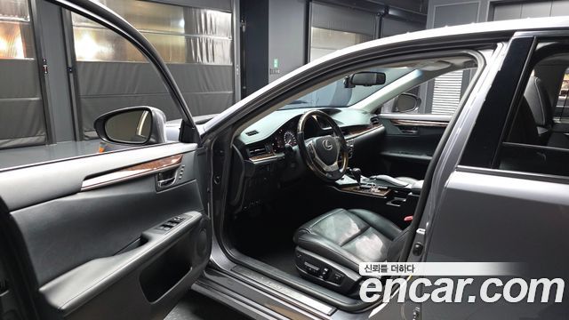 Lexus ES350 Supreme XV60 2015 — фото 10