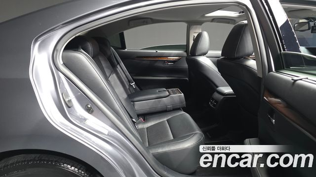 Lexus ES350 Supreme XV60 2015 — фото 12