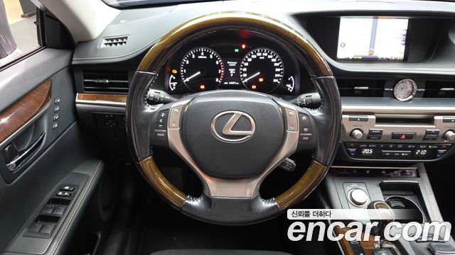 Lexus ES350 Supreme XV60 2015 — фото 13