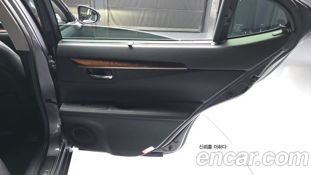 Lexus ES350 Supreme XV60 2015 — фото 25