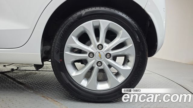 Chevrolet Spark Premier 2019 — фото 27