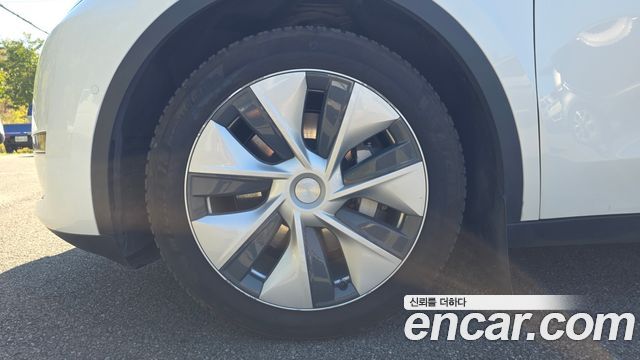 Tesla Model Y Long Range AWD 2021 — фото 5