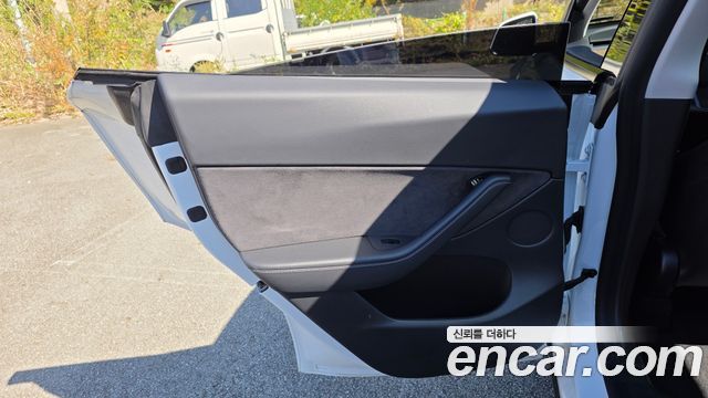 Tesla Model Y Long Range AWD 2021 — фото 25