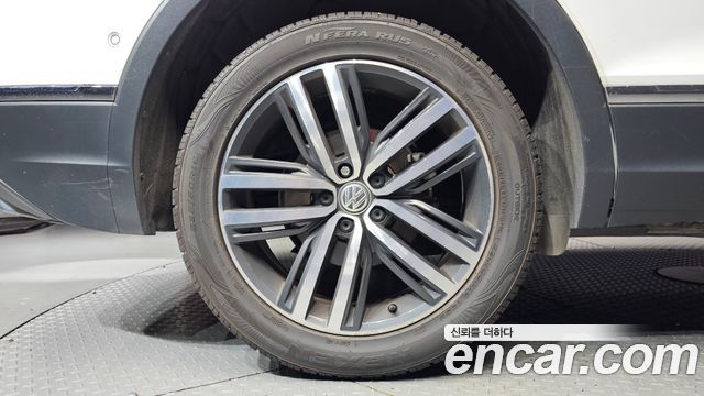 Volkswagen Tiguan Allspace 2.0 TDI Prestige 2020 — фото 5