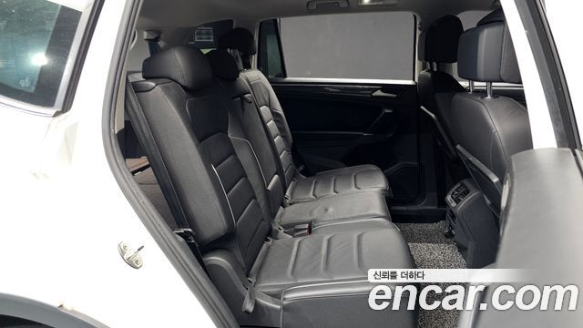 Volkswagen Tiguan Allspace 2.0 TDI Prestige 2020 — фото 12