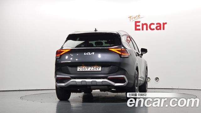 Kia Sportage (V) Diesel 2.0 2WD Prestige 2023 — фото 4