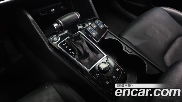 Kia Sportage (V) Diesel 2.0 2WD Prestige 2023 — фото 9