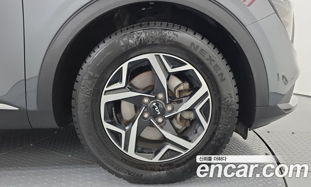 Kia Sportage (V) Diesel 2.0 2WD Prestige 2023 — фото 21