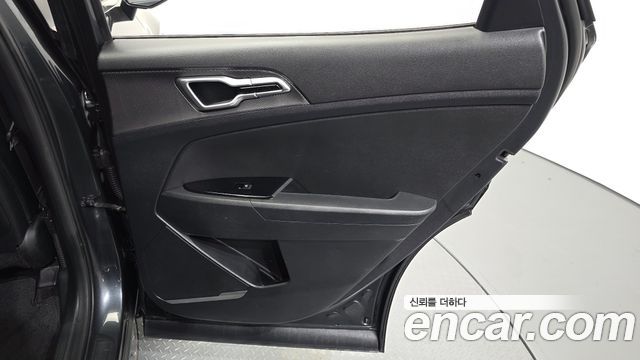 Kia Sportage (V) Diesel 2.0 2WD Prestige 2023 — фото 25