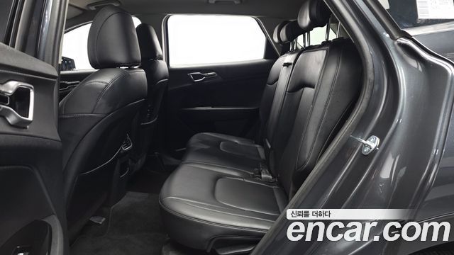 Kia Sportage (V) Diesel 2.0 2WD Prestige 2023 — фото 26