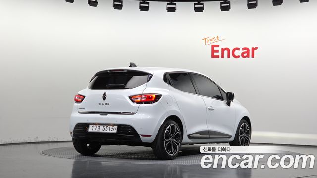 Renault Korea Clio Intens Panoramic 2019 — фото 2