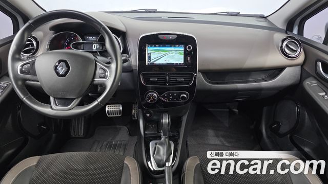 Renault Korea Clio Intens Panoramic 2019 — фото 7