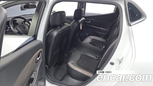 Renault Korea Clio Intens Panoramic 2019 — фото 12