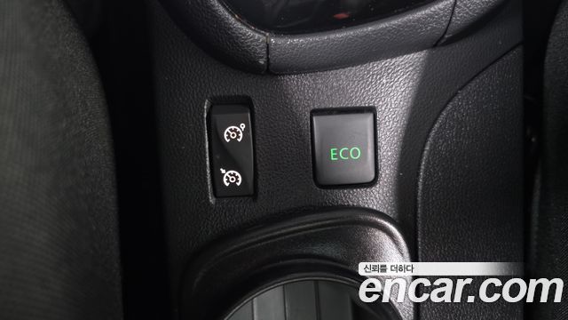 Renault Korea Clio Intens Panoramic 2019 — фото 13