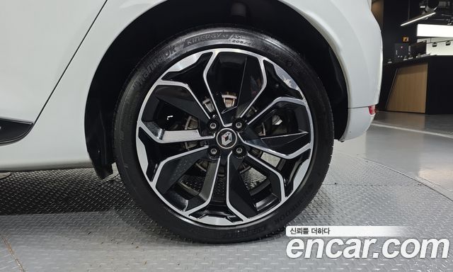 Renault Korea Clio Intens Panoramic 2019 — фото 21