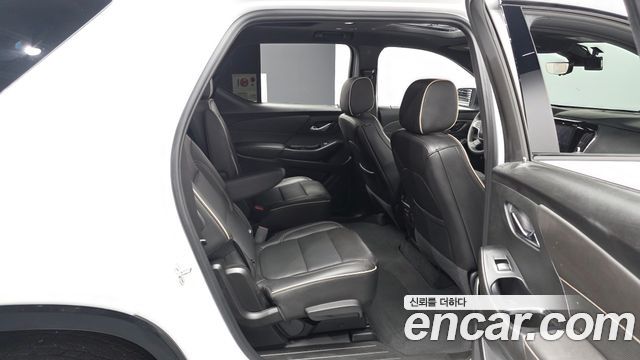 Chevrolet Traverse 3.6 AWD Redline 2023 — фото 16
