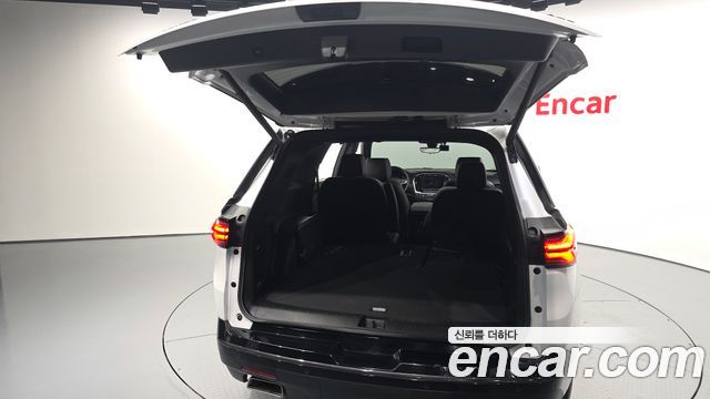 Chevrolet Traverse 3.6 AWD Redline 2023 — фото 24