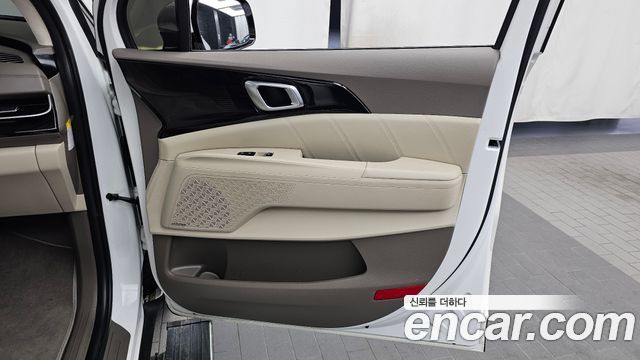 Kia Carnival (IV) HEV 9-Seater Hi-Limousine (Special vehicle) 2025 — фото 25