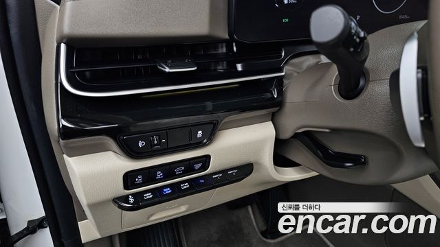 Kia Carnival (IV) HEV 9-Seater Hi-Limousine (Special vehicle) 2025 — фото 27