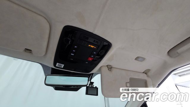 Kia Carnival (IV) HEV 9-Seater Hi-Limousine (Special vehicle) 2025 — фото 30