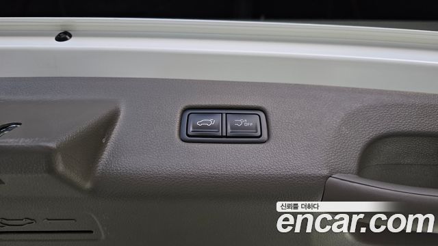 Kia Carnival (IV) HEV 9-Seater Hi-Limousine (Special vehicle) 2025 — фото 33