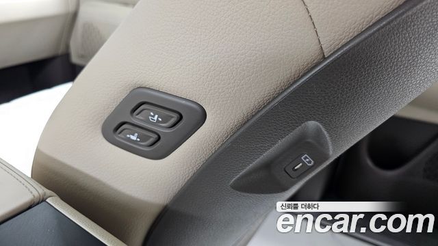 Kia Carnival (IV) HEV 9-Seater Hi-Limousine (Special vehicle) 2025 — фото 34