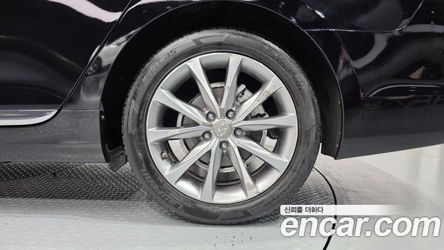 Hyundai Grandeur (HG) HG220 Diesel Premium 2016 — фото 21
