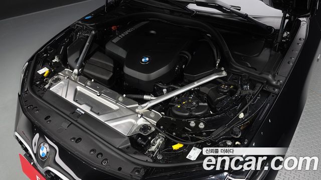 BMW 4 Series (G22) 420i M Sport Convertible 2025 — фото 6