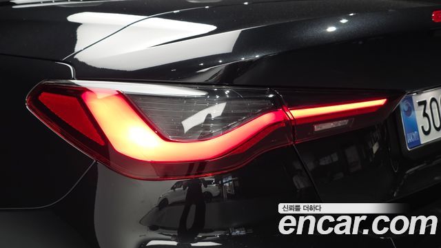 BMW 4 Series (G22) 420i M Sport Convertible 2025 — фото 23