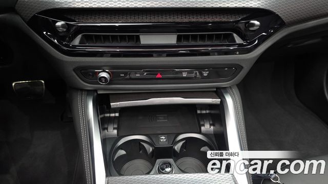 BMW 4 Series (G22) 420i M Sport Convertible 2025 — фото 27