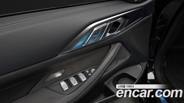 BMW 4 Series (G22) 420i M Sport Convertible 2025 — фото 31