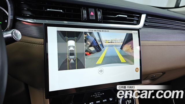 Jaguar F-PACE D200 SE 2022 — фото 15