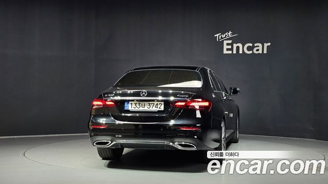 Mercedes-Benz E-Class (W213) E350 4MATIC AMG Line 2022 — фото 4