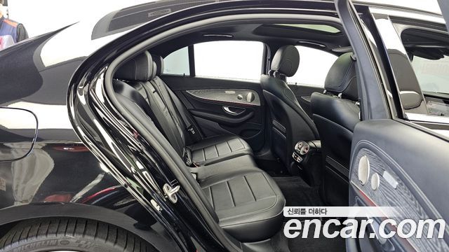 Mercedes-Benz E-Class (W213) E350 4MATIC AMG Line 2022 — фото 12