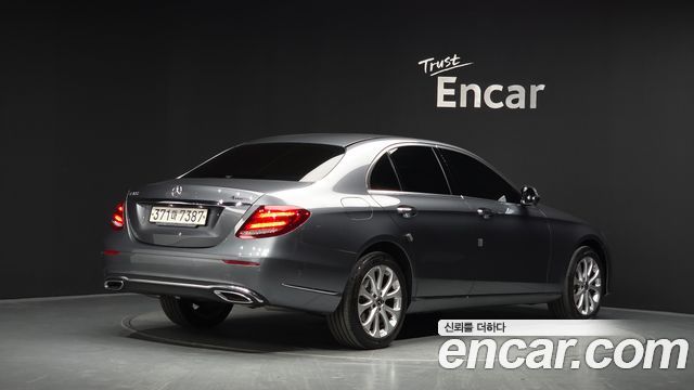 Mercedes-Benz E-Class (W213) E300 4MATIC Exclusive 2020 — фото 2