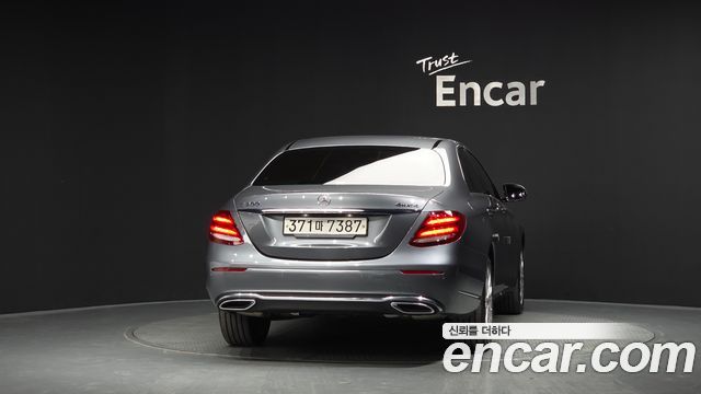 Mercedes-Benz E-Class (W213) E300 4MATIC Exclusive 2020 — фото 4