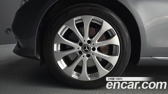 Mercedes-Benz E-Class (W213) E300 4MATIC Exclusive 2020 — фото 5