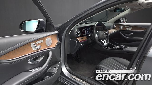 Mercedes-Benz E-Class (W213) E300 4MATIC Exclusive 2020 — фото 10