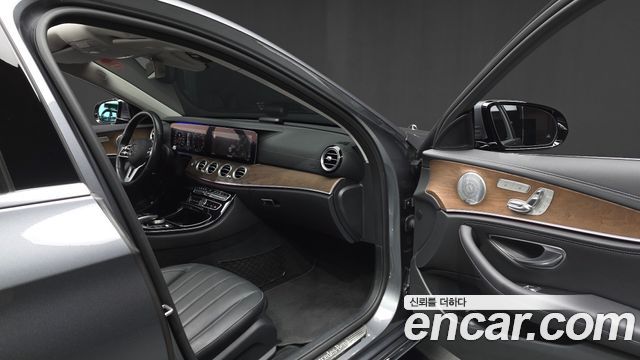 Mercedes-Benz E-Class (W213) E300 4MATIC Exclusive 2020 — фото 11