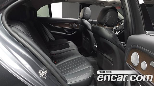 Mercedes-Benz E-Class (W213) E300 4MATIC Exclusive 2020 — фото 12