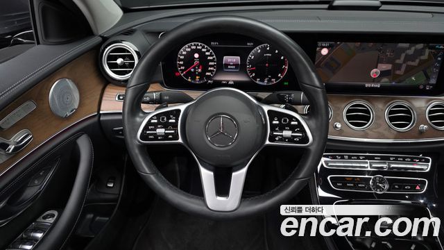 Mercedes-Benz E-Class (W213) E300 4MATIC Exclusive 2020 — фото 13
